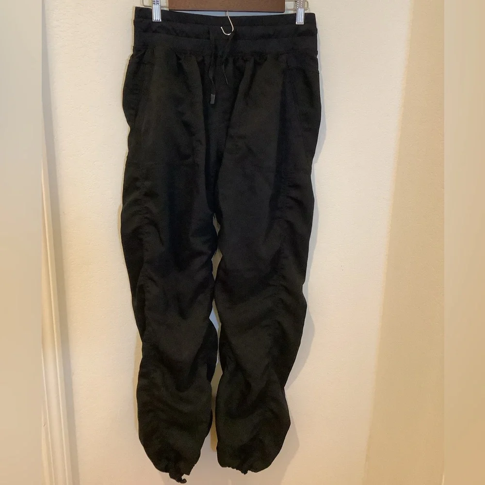 Lululemon pant - Picture 1 of 5